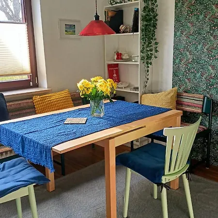 Apartment 2- Zimmer-wohnung In Siedlerhaus In Erlangen-bruck Erlangen